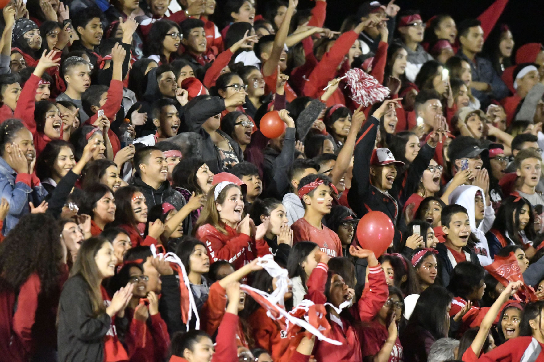 092217 SM PV football 05.jpg